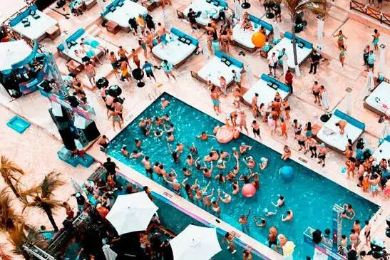 Mandala Beach Club Cancún (Fiesta de Día)